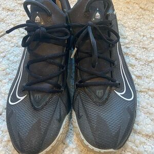 NIKE force zoom Trout 8 turf shoes